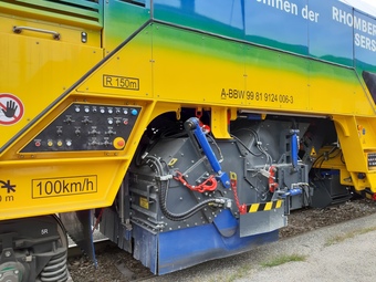 Schienenfahrzeug